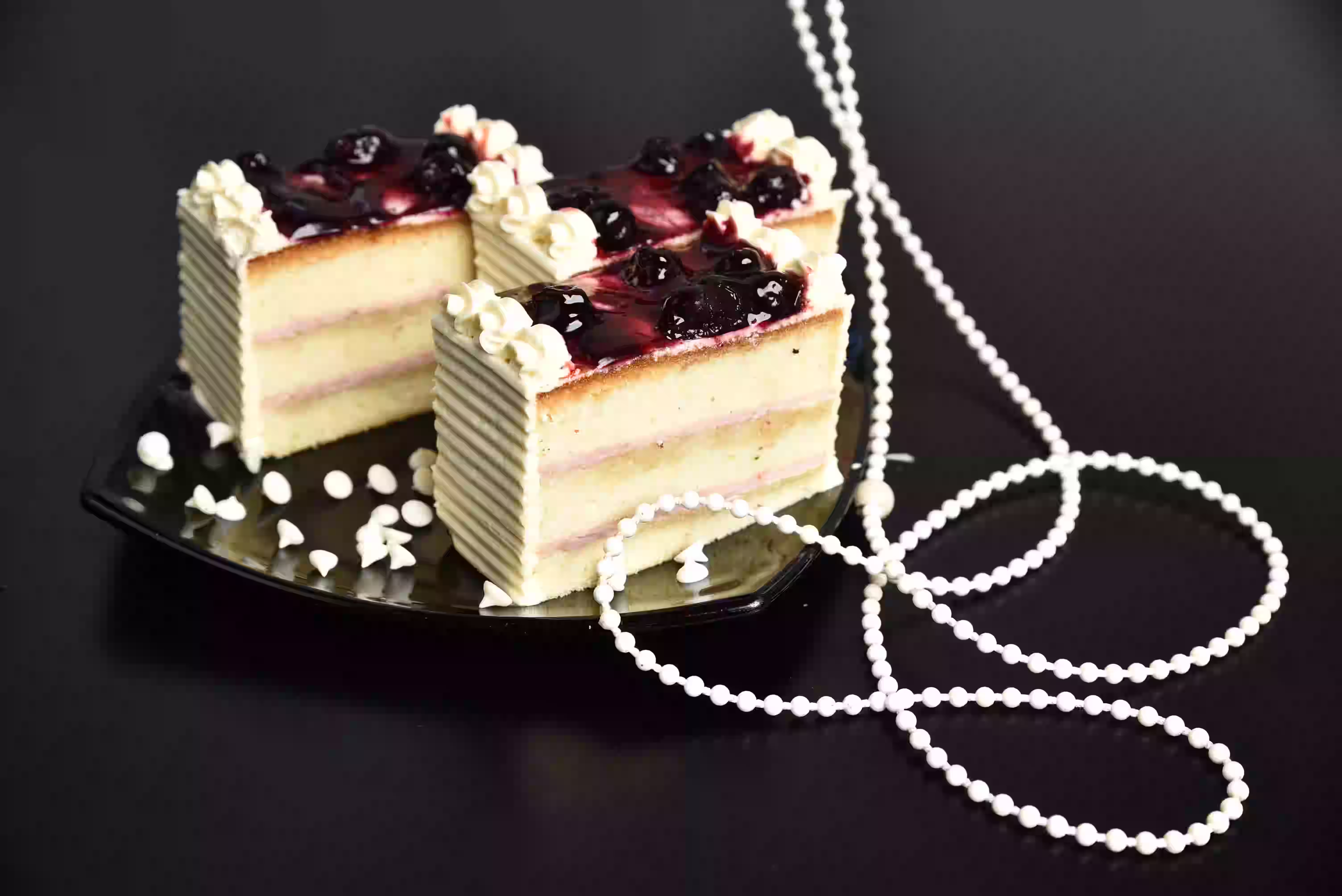 Leone Cakes